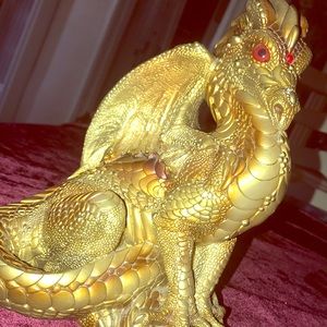 GOLD DRAGON STATUE, WINDSTONE EDITION